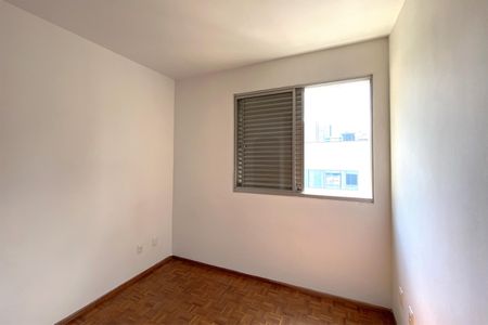 Quarto 1 de apartamento para alugar com 2 quartos, 80m² em Lourdes, Belo Horizonte