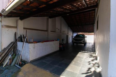 Casa à venda com 260m², 3 quartos e 8 vagas Casa à venda com 260m², 3 quartos e 8 vagasGaragem