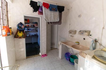 Casa à venda com 260m², 3 quartos e 8 vagas Casa à venda com 260m², 3 quartos e 8 vagasÁrea de Serviço