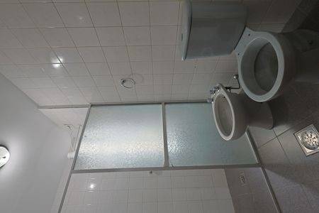 Banheiro de apartamento para alugar com 1 quarto, 40m² em Floresta, Belo Horizonte