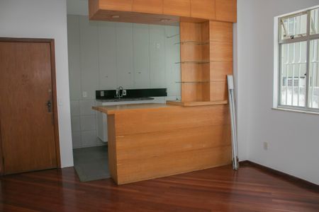 Sala de apartamento à venda com 1 quarto, 40m² em Floresta, Belo Horizonte