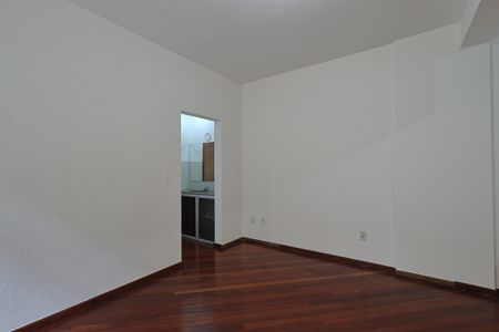 Sala de apartamento à venda com 1 quarto, 40m² em Floresta, Belo Horizonte