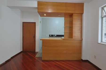 Sala de apartamento à venda com 1 quarto, 40m² em Floresta, Belo Horizonte