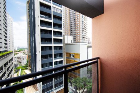 varanda sala de kitnet/studio para alugar com 1 quarto, 24m² em Sumarezinho, São Paulo