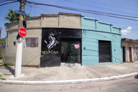 Casa à venda com 720m², 2 quartos e 4 vagasFachada 2