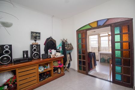 Casa à venda com 720m², 2 quartos e 4 vagasSala