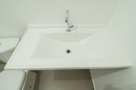 Casa à venda com 67m², 3 quartos e 1 vaga Casa à venda com 67m², 3 quartos e 1 vagaBanheiro