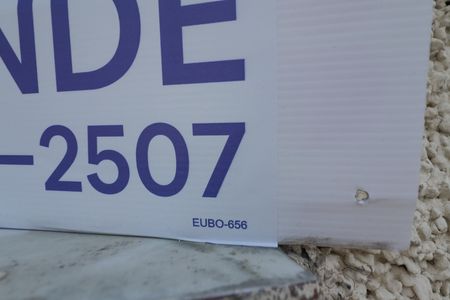 Casa à venda com 67m², 3 quartos e 1 vaga Casa à venda com 67m², 3 quartos e 1 vagaFachada