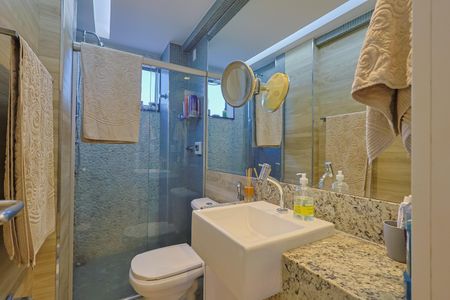 Apartamento à venda com 112m², 4 quartos e 3 vagasBanheiro da Suíte