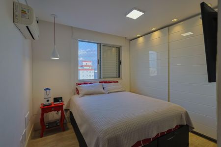 Apartamento à venda com 112m², 4 quartos e 3 vagasQuarto 2