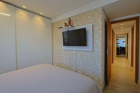 Apartamento à venda com 112m², 4 quartos e 3 vagasQuarto 2