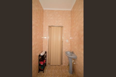 Casa para alugar com 70m², 2 quartos e 2 vagas Casa para alugar com 70m², 2 quartos e 2 vagasBanheiro