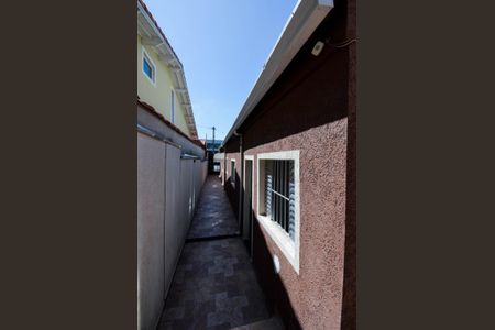 Casa para alugar com 70m², 2 quartos e 2 vagas Casa para alugar com 70m², 2 quartos e 2 vagasCorredor Lateral