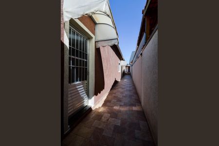 Casa para alugar com 70m², 2 quartos e 2 vagas Casa para alugar com 70m², 2 quartos e 2 vagasCorredor Lateral