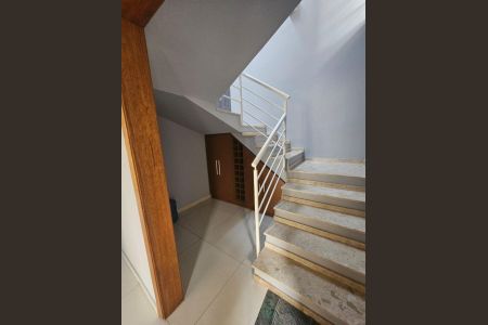 Casa de condomínio à venda com 390m², 3 quartos e 3 vagas