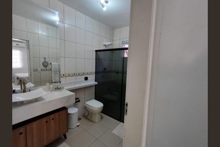 Casa à venda com 229m², 3 quartos e 4 vagas