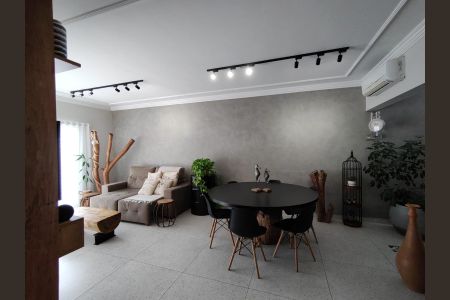 Casa à venda com 229m², 3 quartos e 4 vagas