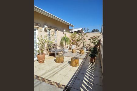 Casa à venda com 229m², 3 quartos e 4 vagas