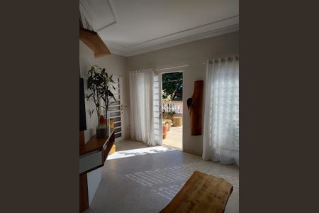 Casa à venda com 229m², 3 quartos e 4 vagas