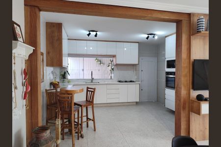 Casa à venda com 229m², 3 quartos e 4 vagas