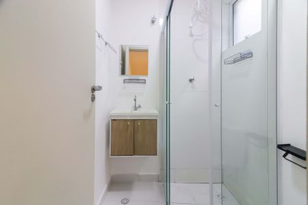 Banheiro de kitnet/studio para alugar com 1 quarto, 24m² em Vila Sonia, São Paulo