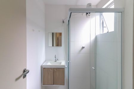 Banheiro de kitnet/studio para alugar com 1 quarto, 25m² em Vila Sonia, São Paulo