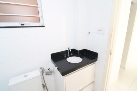 Banheiro de apartamento à venda com 1 quarto, 42m² em Jardim Guanabara, Rio de Janeiro