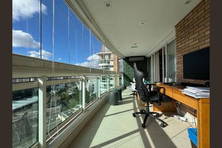 Apartamento à venda com 267m², 3 quartos e 4 vagasFoto 21