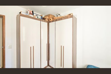 Quarto de apartamento à venda com 2 quartos, 57m² em Umuarama, Osasco