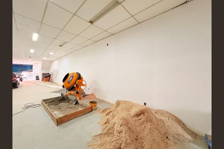 Casa à venda com 310m², 4 quartos e sem vagaSalão piso Inferior