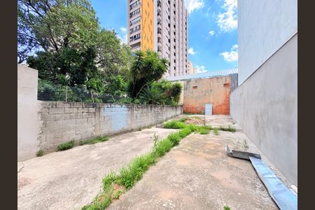 Casa à venda com 310m², 4 quartos e sem vagaQuintal