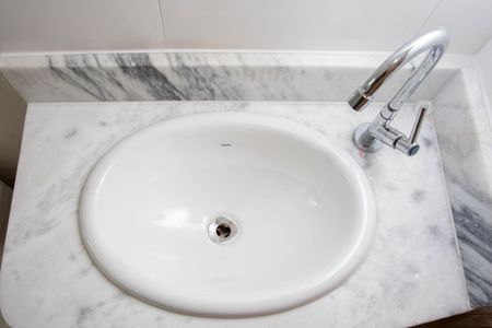 Banheiro de apartamento para alugar com 1 quarto, 31m² em Vila Clara, São Paulo