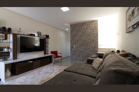 Sala de casa à venda com 2 quartos, 140m² em Vila Paranagua, São Paulo