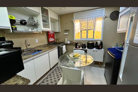 Apartamento à venda com 86m², 2 quartos e 2 vagasCozinha