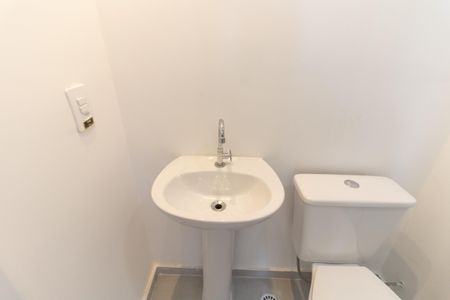 Apartamento à venda com 39m², 2 quartos e sem vaga Apartamento à venda com 39m², 2 quartos e sem vagaBanheiro