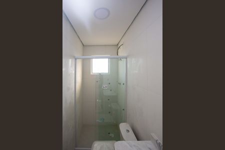 Banheiro de apartamento para alugar com 1 quarto, 36m² em Vila Clara, São Paulo