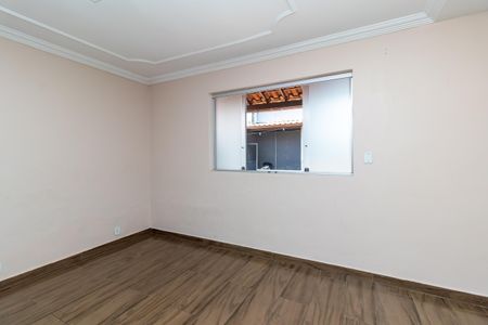 Casa para alugar com 2 quartos, 150m² em São Bernardo, Belo Horizonte