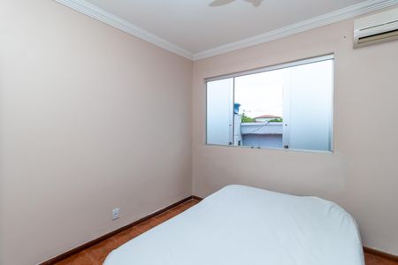 Casa para alugar com 2 quartos, 150m² em São Bernardo, Belo Horizonte