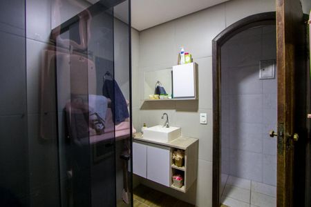 Casa à venda com 125m², 2 quartos e 2 vagasBanheiro