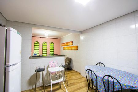 Casa à venda com 125m², 2 quartos e 2 vagasCozinha
