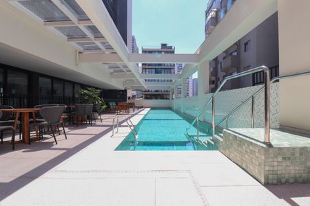 Apartamento para alugar com 33m², 1 quarto e 1 vaga Apartamento para alugar com 33m², 1 quarto e 1 vagaPiscina