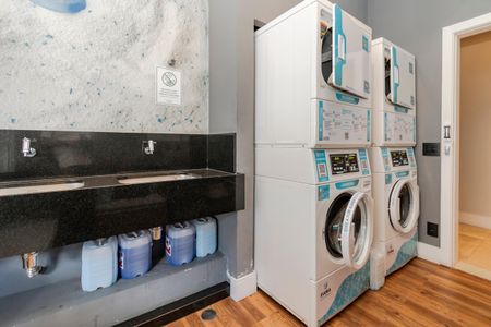 Apartamento para alugar com 70m², 2 quartos e 2 vagas Apartamento para alugar com 70m², 2 quartos e 2 vagasLavanderia