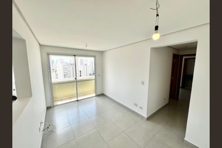 Sala de apartamento à venda com 2 quartos, 62m² em Chora Menino, São Paulo