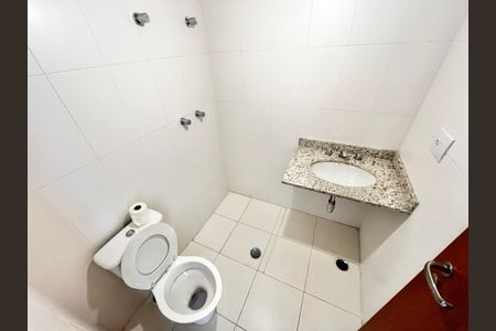 Apartamento à venda com 62m², 2 quartos e 1 vaga Apartamento à venda com 62m², 2 quartos e 1 vagaBanheiro