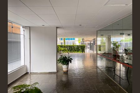 Apartamento para alugar com 100m², 2 quartos e 1 vaga Apartamento para alugar com 100m², 2 quartos e 1 vagaHall de entrada