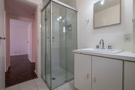 Apartamento à venda com 75m², 2 quartos e 1 vaga Apartamento à venda com 75m², 2 quartos e 1 vagaBanheiro Social