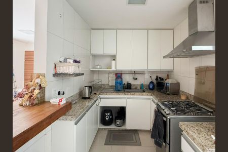 Apartamento à venda com 105m², 3 quartos e 2 vagasCozinha