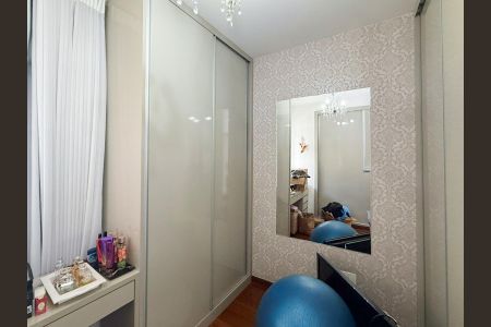 Apartamento à venda com 105m², 3 quartos e 2 vagasQuarto 2