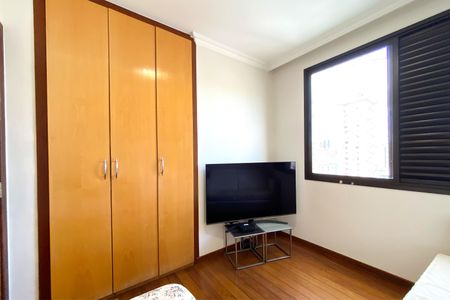 Apartamento à venda com 282m², 5 quartos e 4 vagas Apartamento à venda com 282m², 5 quartos e 4 vagasQuarto 4