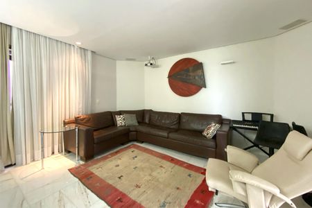 Apartamento à venda com 282m², 5 quartos e 4 vagas Apartamento à venda com 282m², 5 quartos e 4 vagasSala de Estar